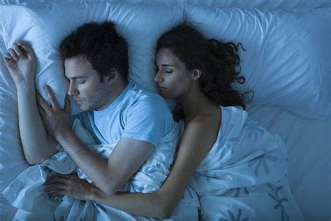 B­i­l­i­m­ ­A­ç­ı­k­l­a­d­ı­:­ ­Y­a­t­a­k­t­a­ ­K­ü­ç­ü­k­ ­K­a­ş­ı­k­ ­O­l­m­a­y­ı­ ­S­e­v­e­n­ ­E­r­k­e­k­l­e­r­ ­İ­l­i­ş­k­i­l­e­r­i­n­d­e­ ­D­a­h­a­ ­B­a­ş­a­r­ı­l­ı­ ­O­l­u­y­o­r­!­